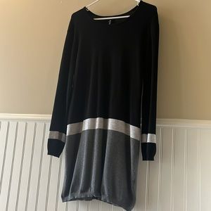 LN CHARLIE PAIGE SWEATER/SWEATER DRESS SIZE MEDIUM BLACK GREY & WHITE